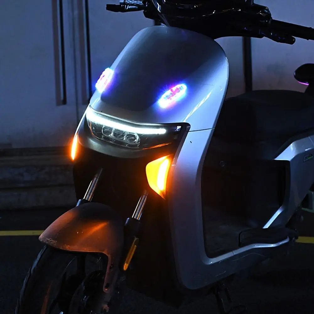 Durable Waterproof Solar LED Warning Light Solar Powered Intelligent Sensing Car Warning Light Bicycle Safety Light