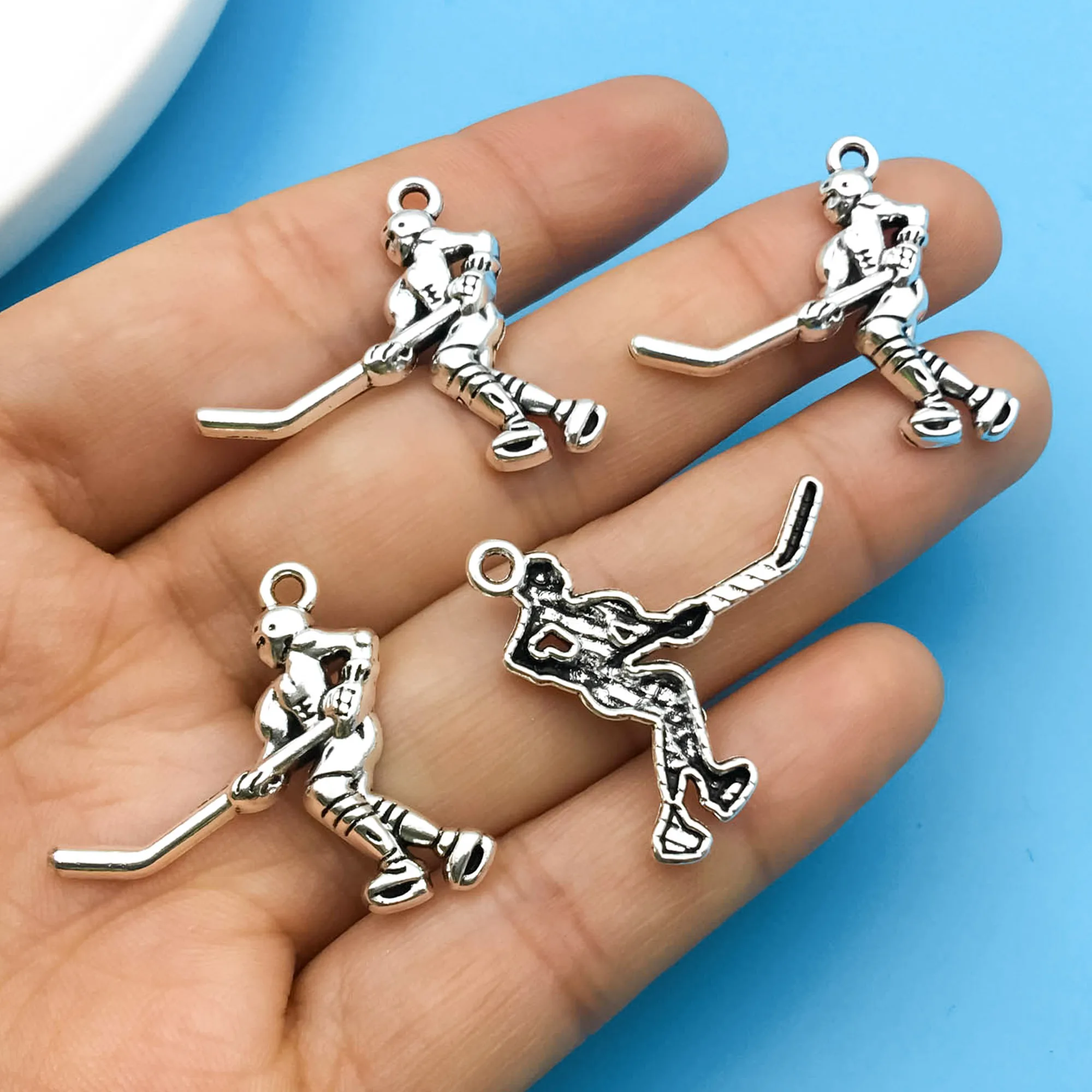 10/20pcs Antique Silvery Ice Hockey Athlete Charms Alloy Sports Pendants For DIY Jewelry Making Findings Craft Accessories