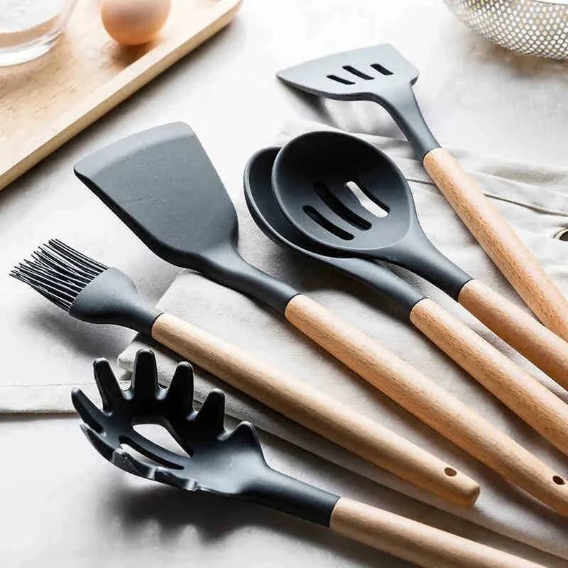 12Pcs/Set Wooden Handle Silicone Kitchen Utensils With Storage Bucket High Temperature Resistant And Non Stick Pot Spatula Spoon image 3