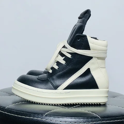 Sneakers alte per bambini ragazze ragazzi scarpe per bambini in pelle Luxury Lace Up Casual Spring Streetwear stivali bianchi neri