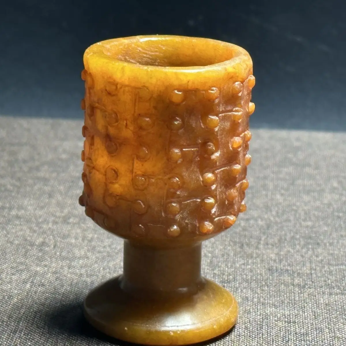 

Antique Style Jade Carved Xiuyu Han Dynasty Style Old Jade Collectible