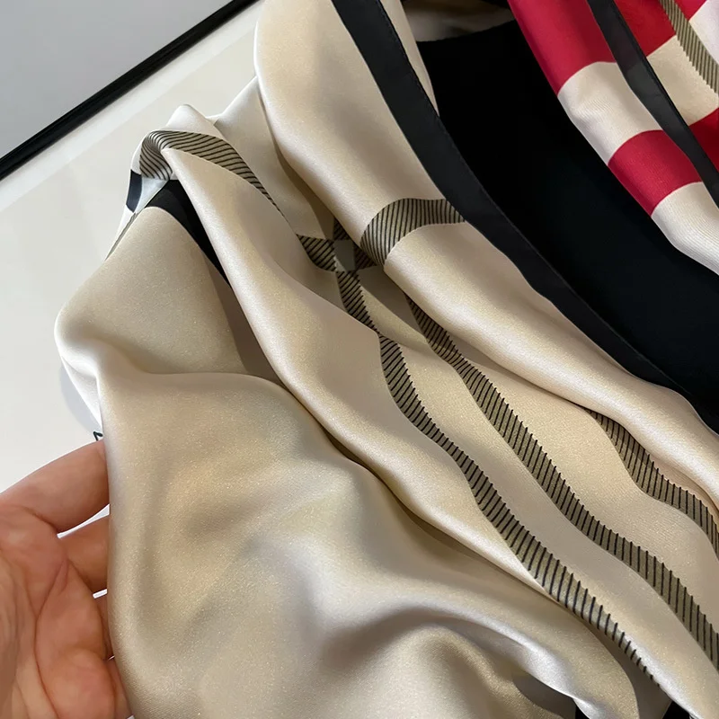 デザインサテンシルクショールヒジャブスカーフ女性ファッション夏の日焼け止めビーチストールラップブファンダ女性ヘッドカチーフエシャルプ新