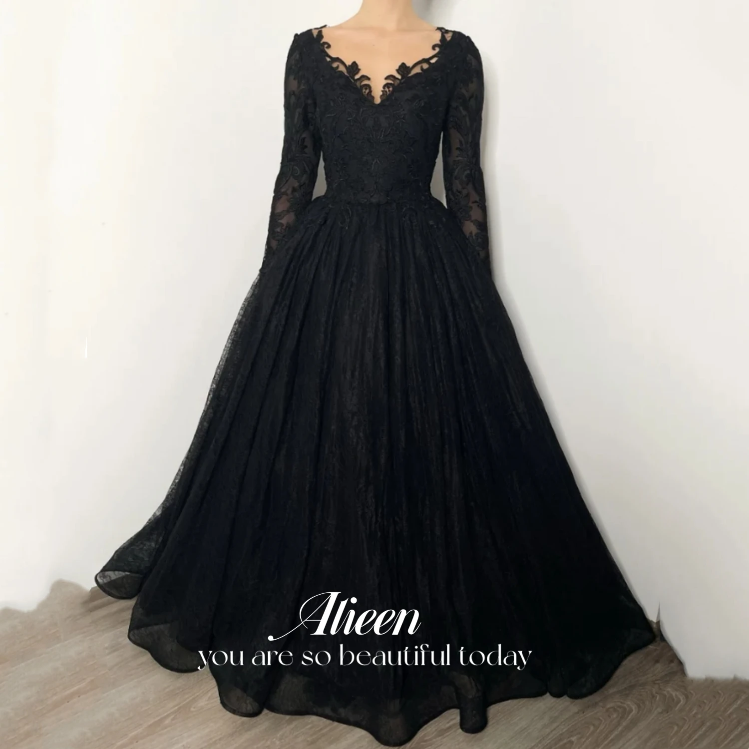 

Gothic Wedding Dress Lace Ball Gowns Black Line A Women Evening Dress Elegant Evening Dresses for Women customized Luxury Prom