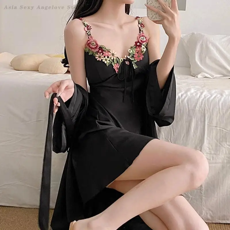 

Sexy Embroidered Flowers Twinset Robe Set Lingerie Summer Silky Satin Sleepwear Bathrobe Gown Loose Casual Home Wear Loungewear