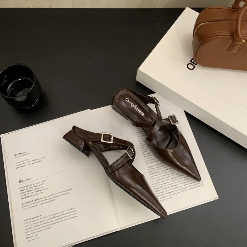 

Туфли женские, туфли-мюли на массивном каблуке, неглубокие шлепанцы с пряжкой, тапочки с острым носком, модные сандалии без шнуровки, женские черные, коричневые, белые