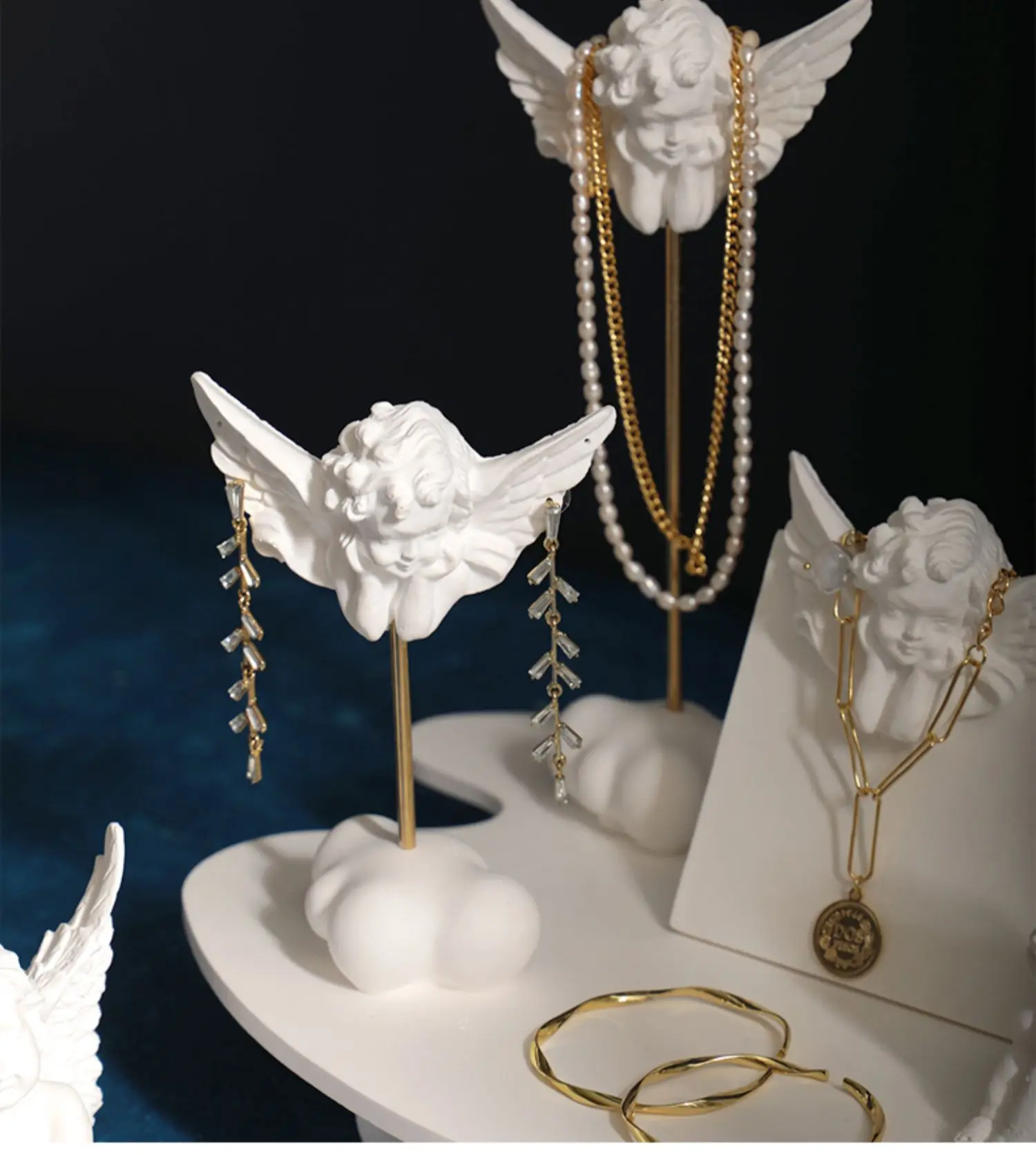 Jewelry display rack, white gypsum creative angel standing earring rack, necklace rack, jewelry display, shooting props