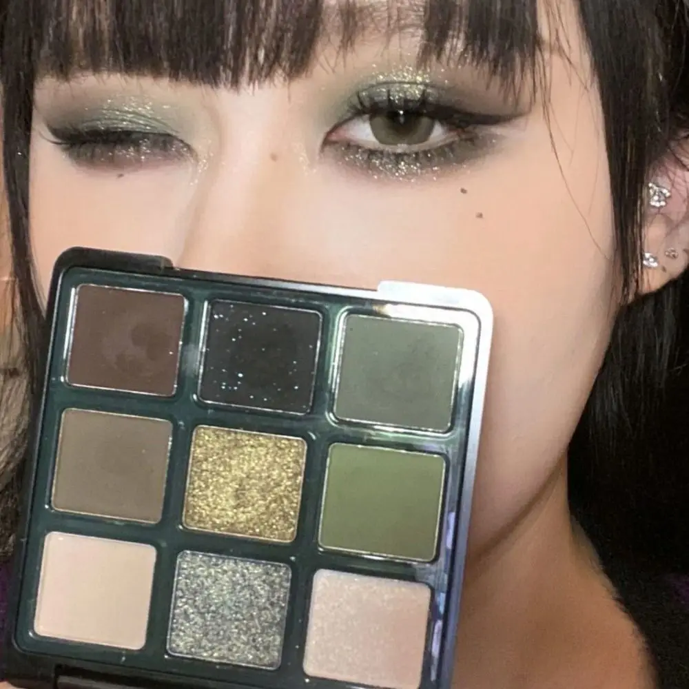 Paleta de sombra de ojos verde oliva, paleta de maquillaje de 9 colores, brillo nacarado, sombra de ojos ahumada mate, resaltador de cosméticos con brillo
