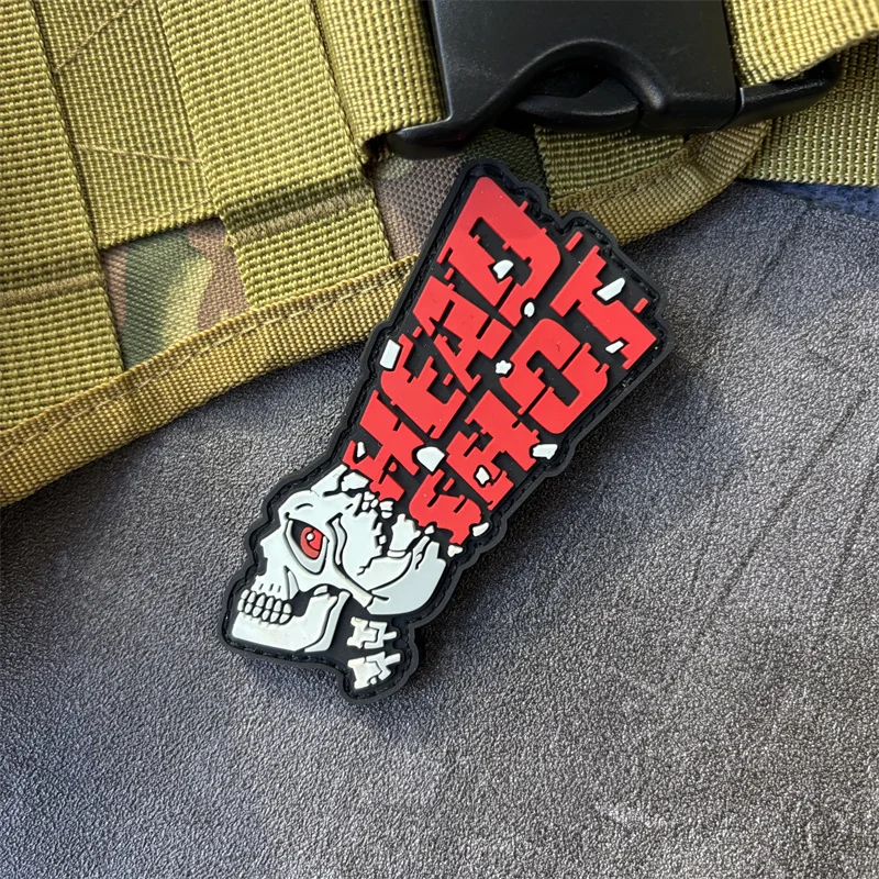 Parche táctico militar PVC diseño bala en la cabeza con velcro - imagen 4