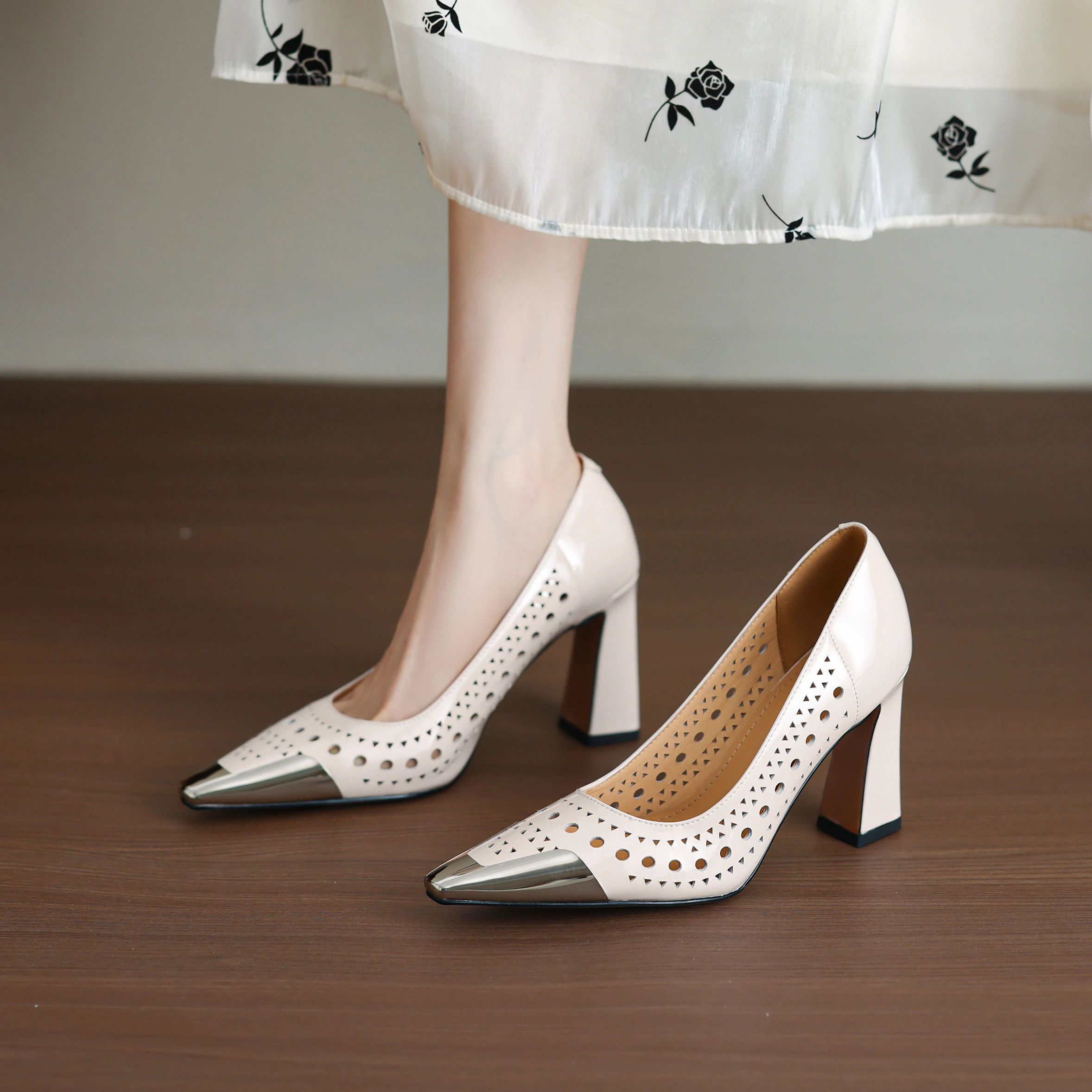

Genuine Leather Sheepskin Women's Heels Sandals,Metal Pointed Closed Toe Hollow Out High Heels,Sexy Women's Pumps,Women Shoes
