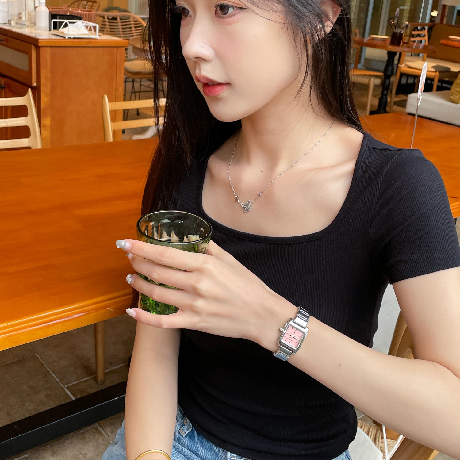 ساعة CILOA الوردية المربعة للنساء ماركة فاخرة خفيفة أصلية 2025 موضة جديدة مقاومة للماء ساعة كوارتز عالية الجودة