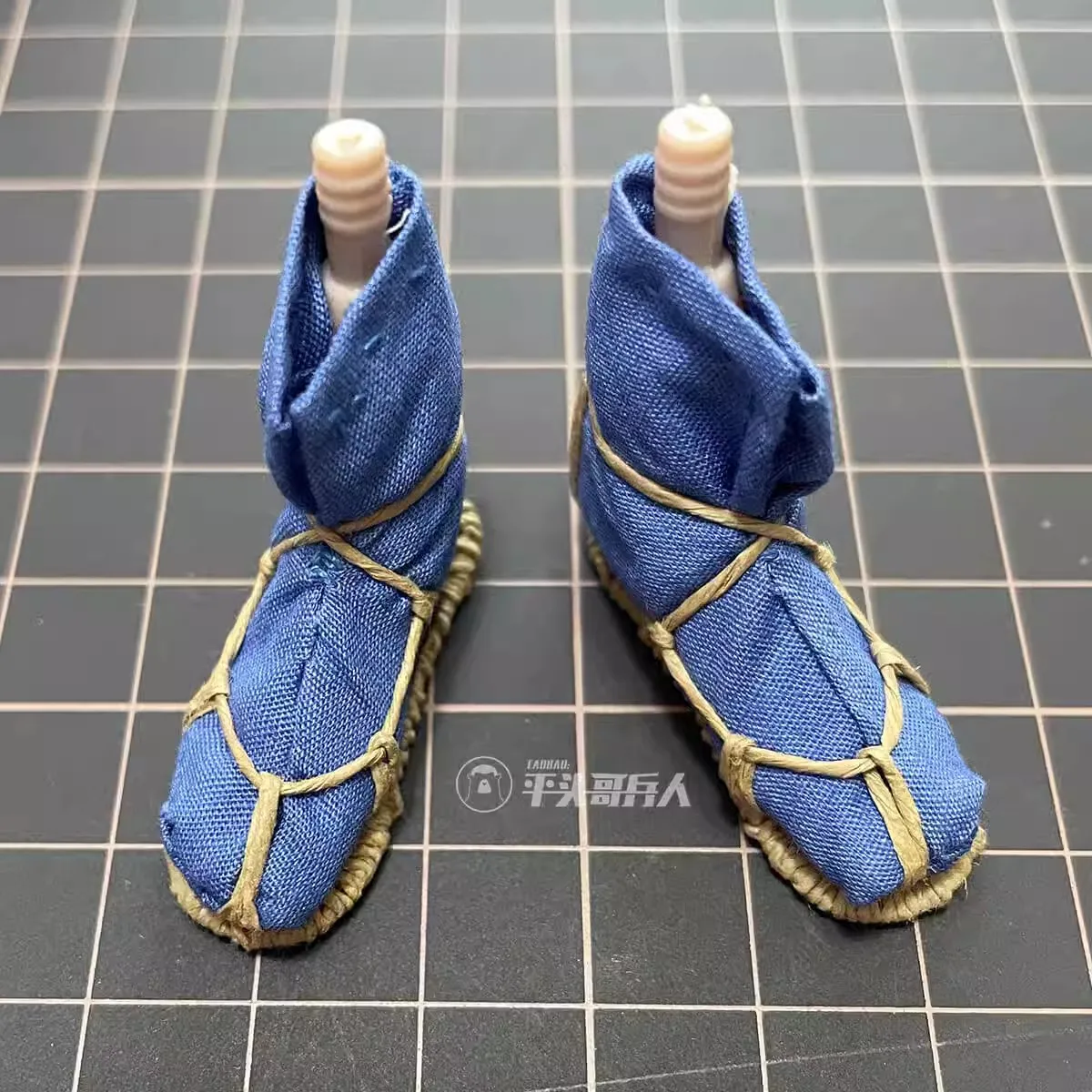 YYDS 1/6 الجندي أنثى المحارب حقيبة القدم أحذية العشب شكل القدم تعديل نموذج ل 12 ''عمل الشكل الجسم في الأوراق المالية