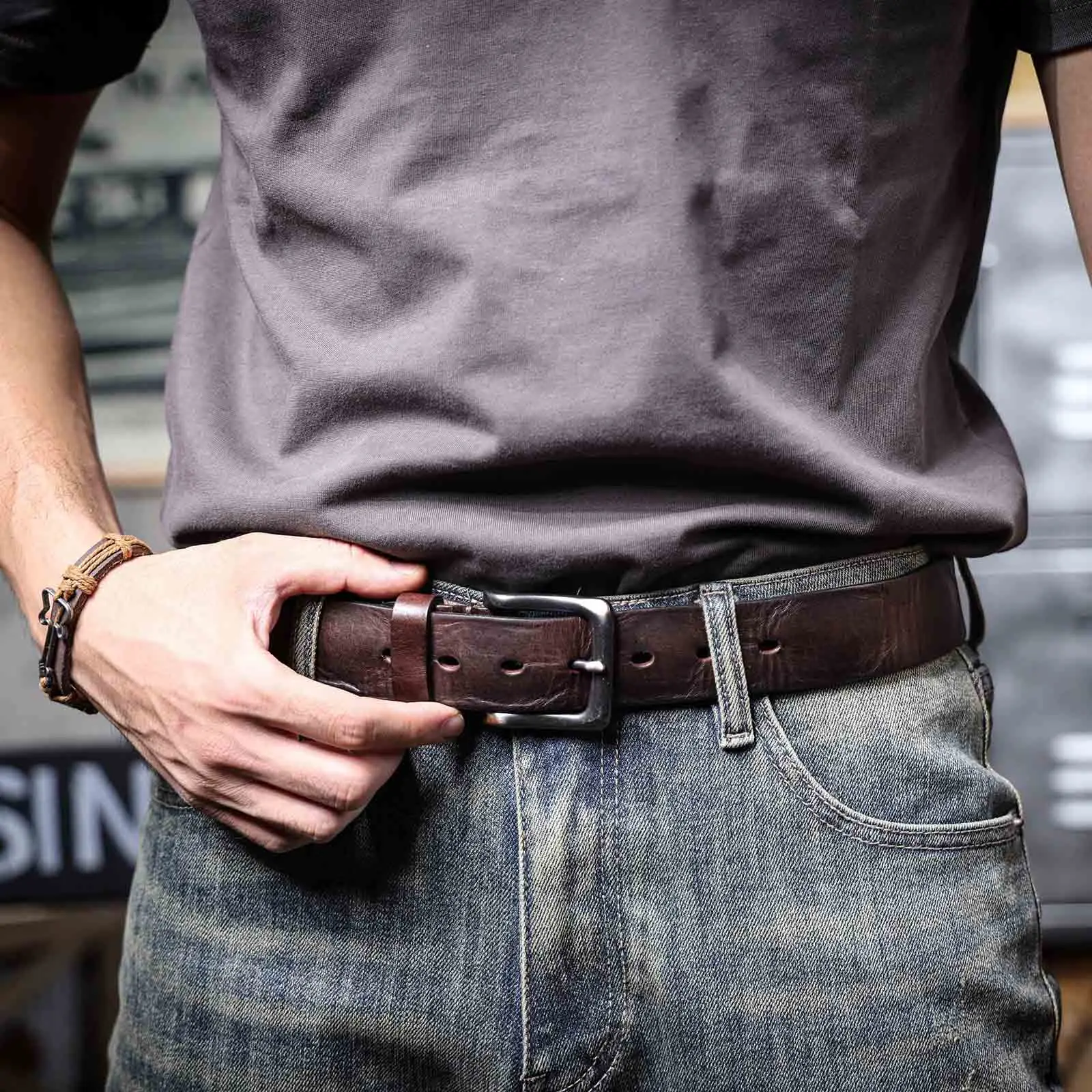 Vintage Echtleder Herren-Gürtel aus Rindsleder mit Dornschließe, Italienisches Verdicktes Leder mit Geschenkbox, Ideale Geschenkwahl – Detail 5