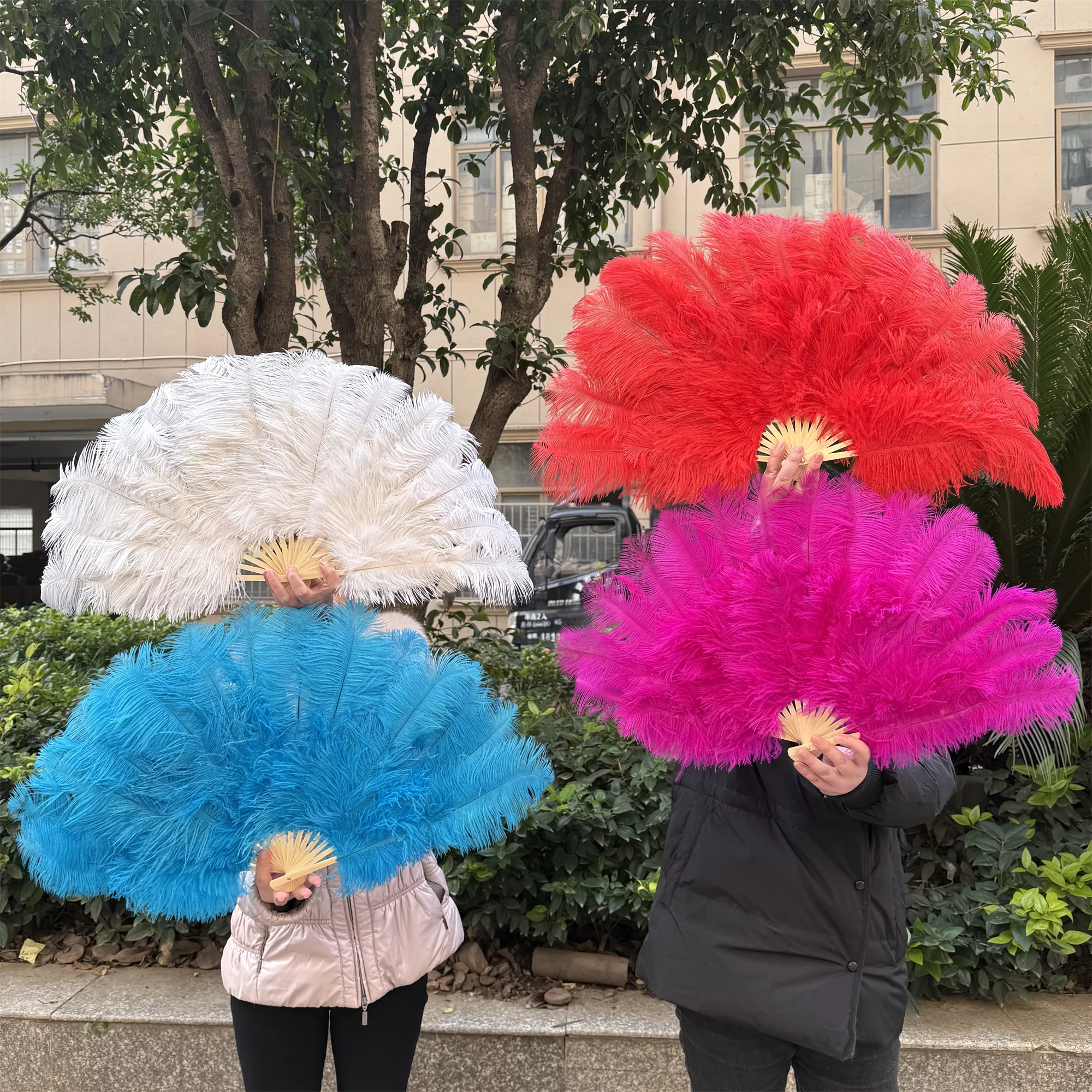 Ostrich Feather Fan Large White Black Fan Stage Performance Props Fans Factory Handmade Fast Delivery In Stock 15Bone 70X40cm