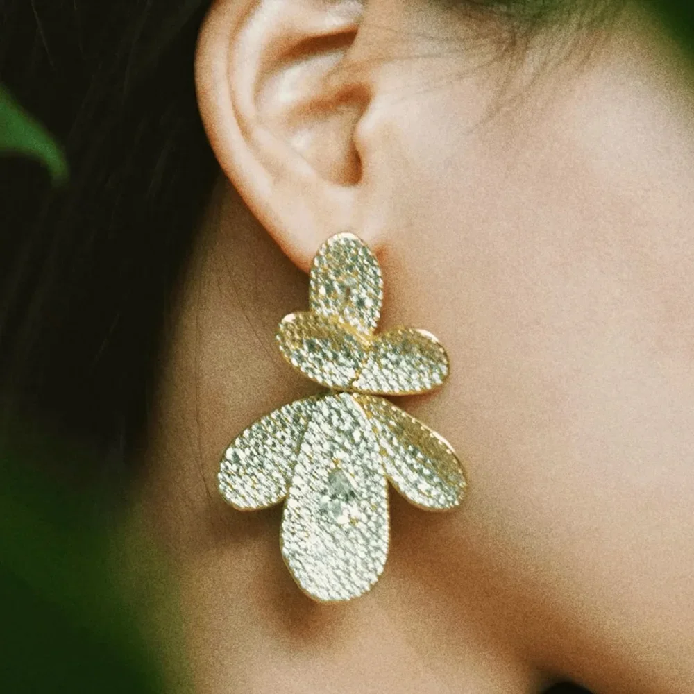 

Kellybola New Luxury Green Trendy Pendant Drop Earrings Full Mirco Black Cubic Zirconia European Wedding Fashion Jewelry