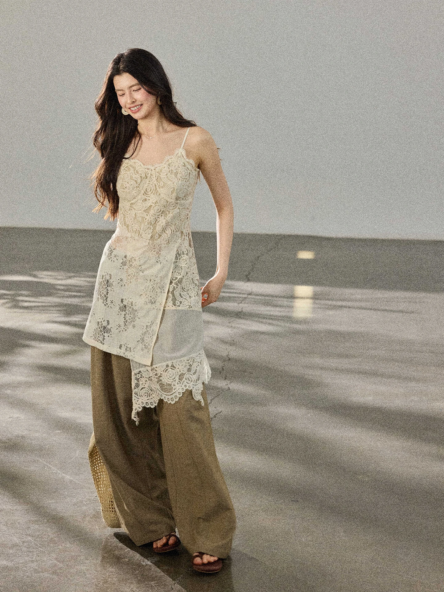 Design Yarn Two Sheep Moment Flower Irregular Hem Design Women's Camisole Vest Built-In Atmosphere Sense Layering Top