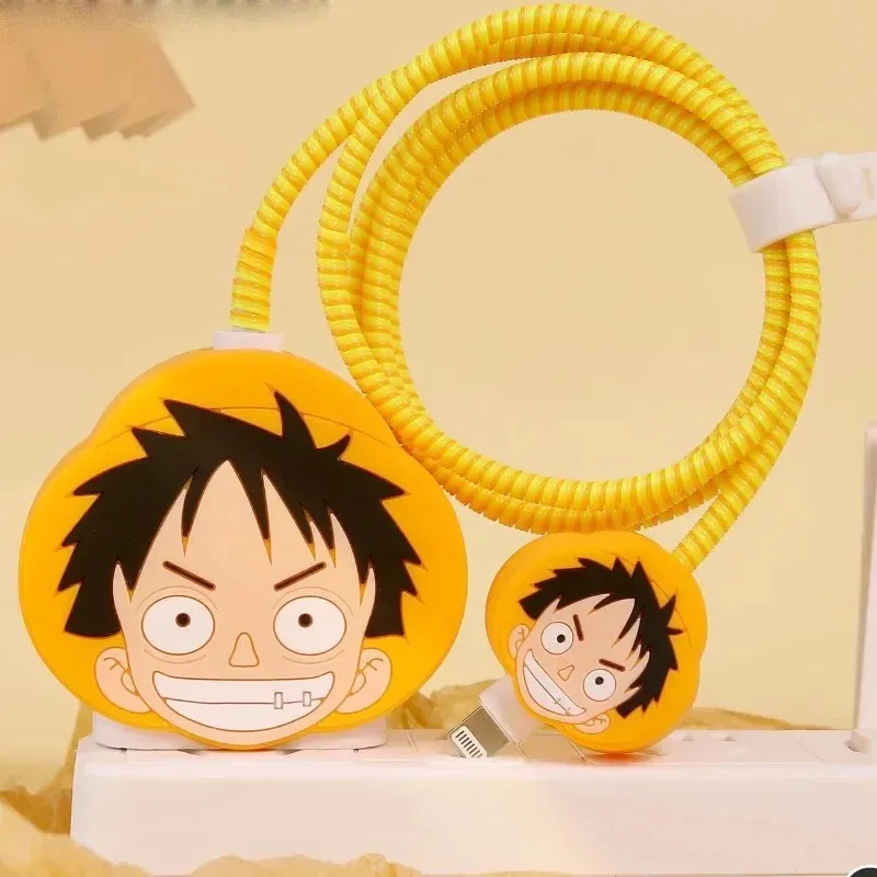 Nueva Funda Protectora con Diseño de Corazón de Luffy de One Piece para Cargador de Apple, Protector de Cable de Datos para iPhone 14/13, Funda Protectora para la Cabeza del Cable
