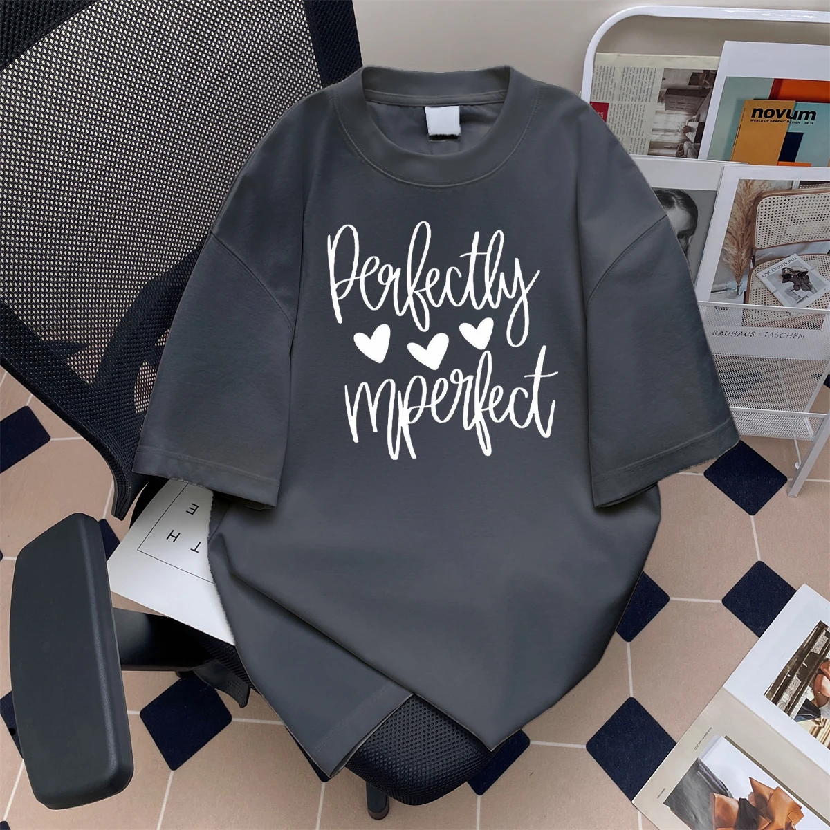 

Новая весенне-летняя футболка из чистого хлопка с коротким рукавом для мужчин и женщин, с милым узором в виде сердечек, креативный дизайн, повседневный топ для молодежи