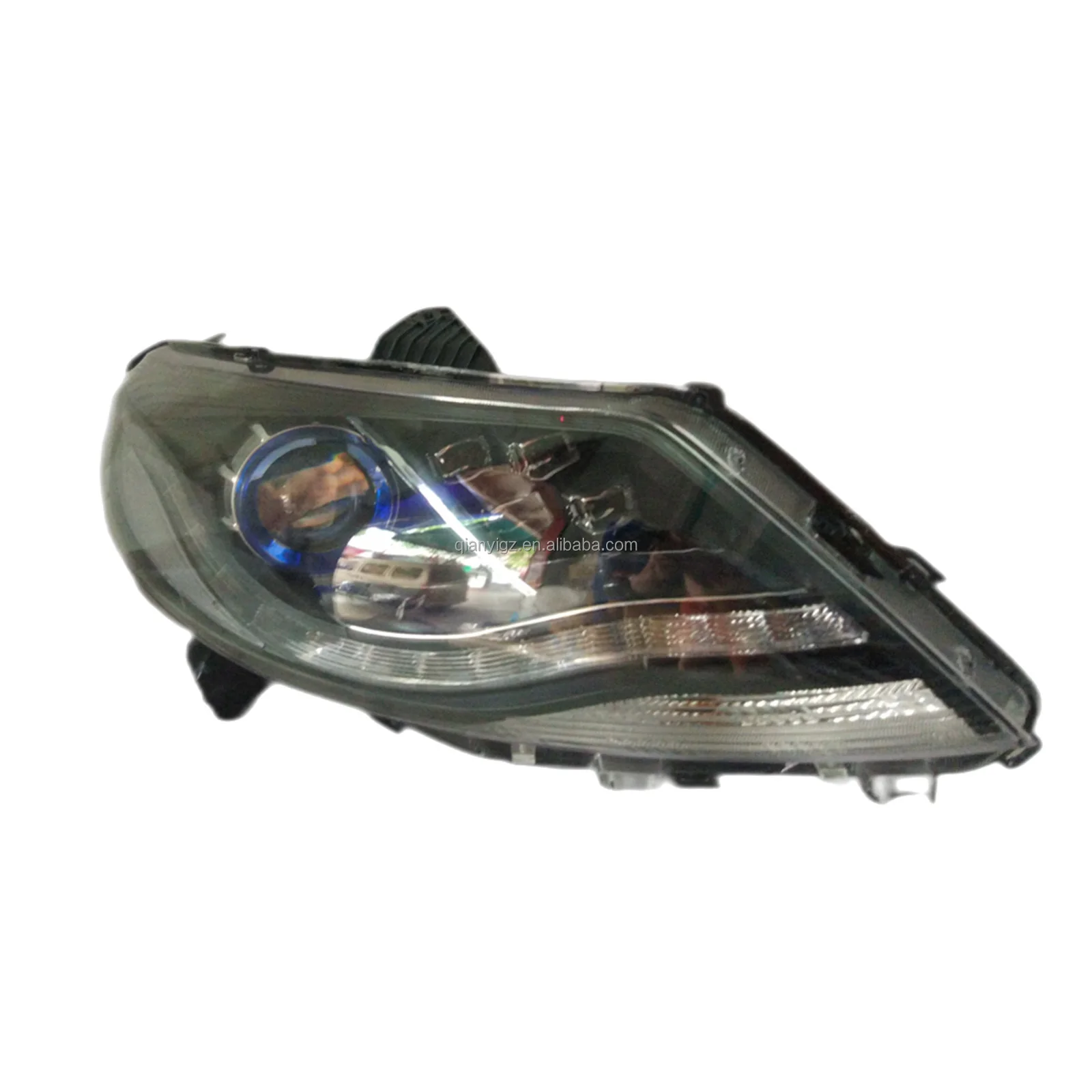 for Dongfeng Fengguang 580 automobile headlamp assembly LED matrix headlights original version disassembly used accessories