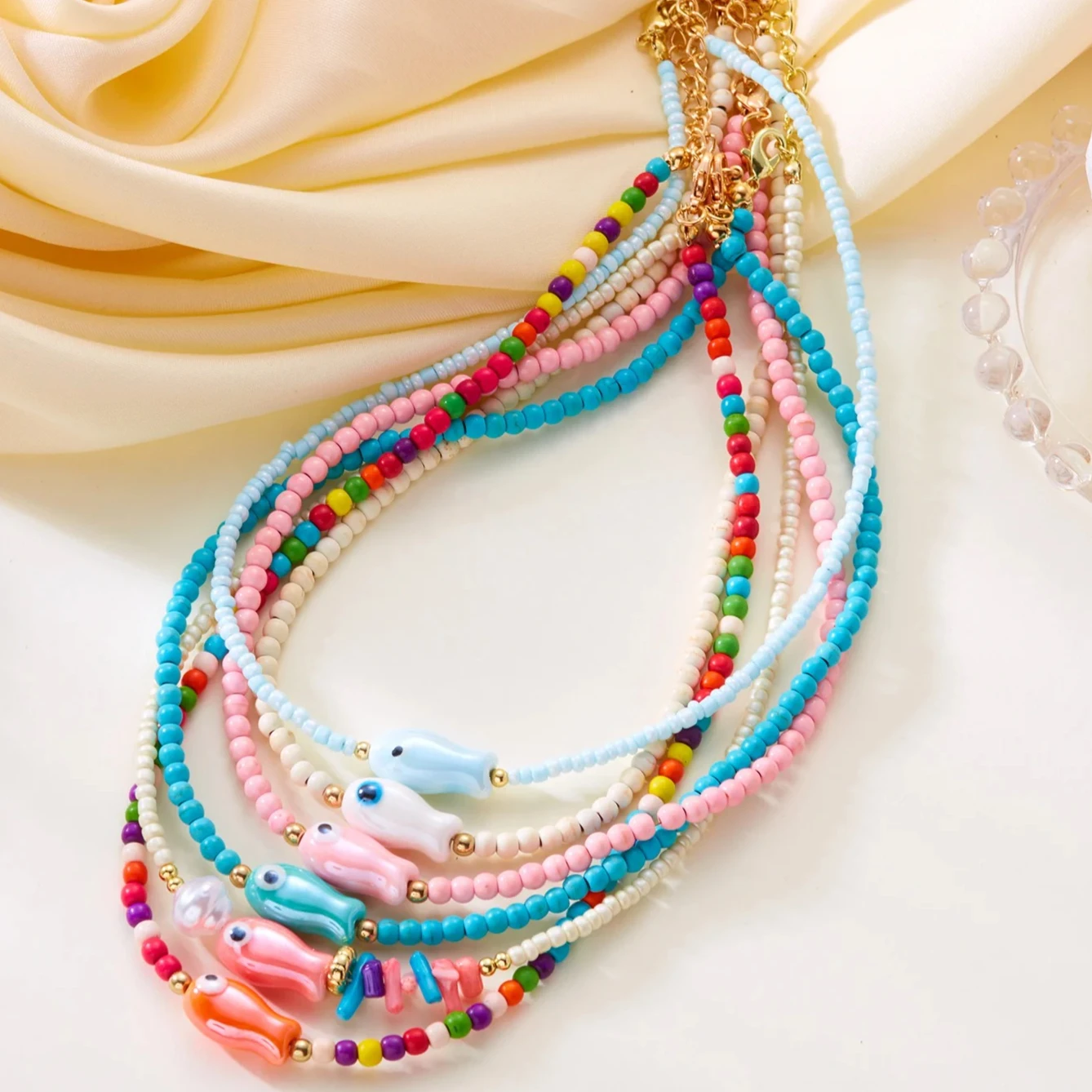 الملونة السيراميك الأسماك مطرز قلادة للنساء للجنسين اليدوية الأرز الخرز المختنق الشاطئ حفلة الجمالية سحر مجوهرات هدايا