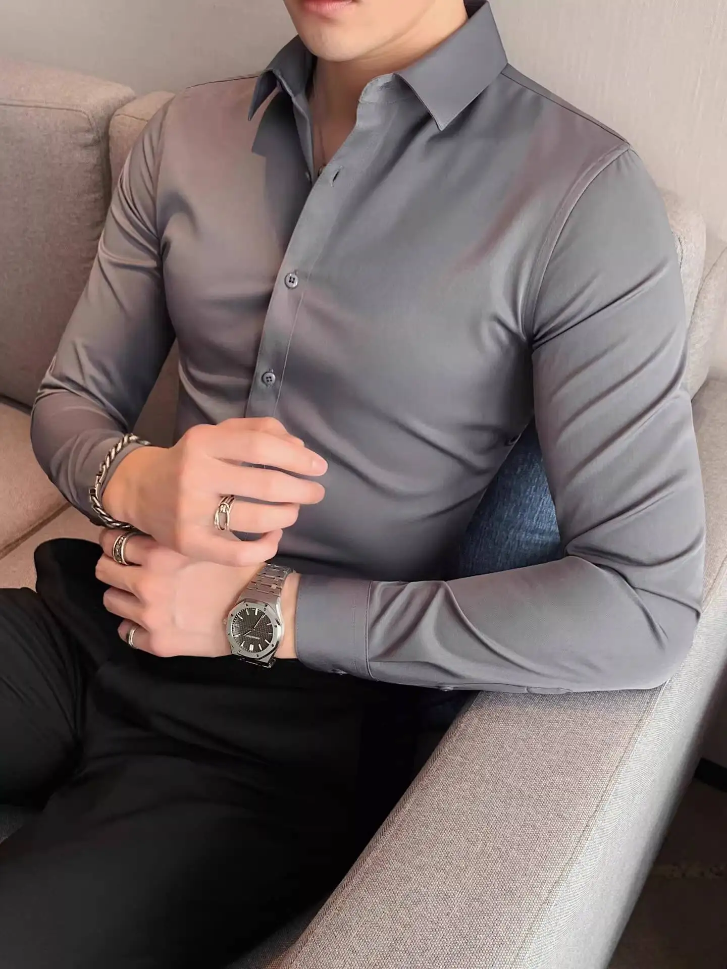 High-End, Stylish Gray Long-Sleeve Suit Shirt For Men, Stretchy, Slim-Fit, Business Formal Wear, Fleece-Lined Black Shirt,
