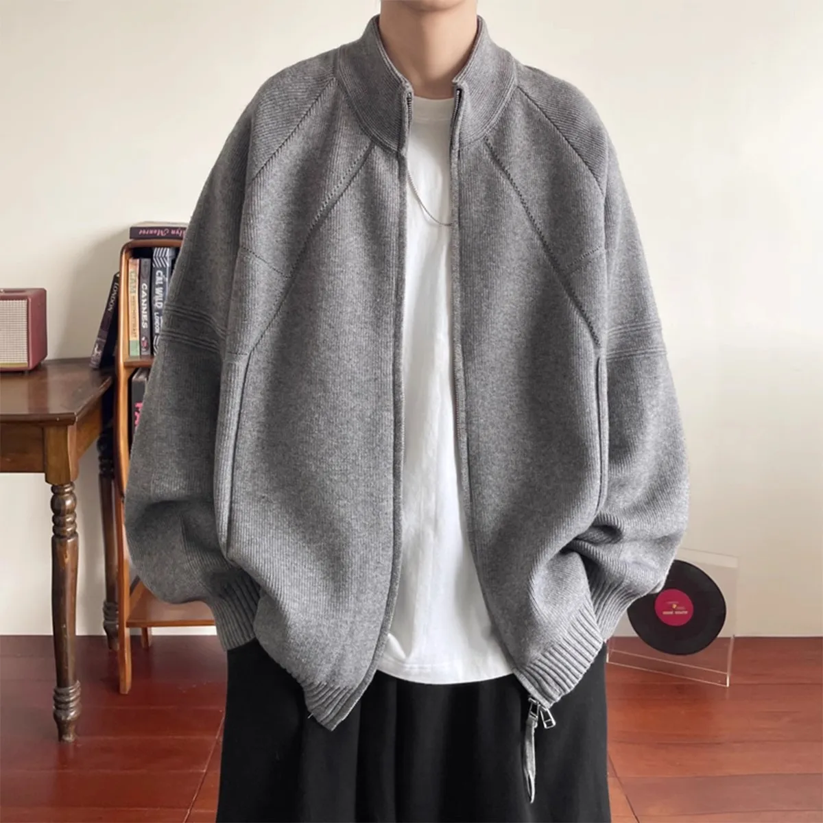 

Мужской осенне-зимний плотный вязаный свитер на молнии, свободный кардиган в гонконгском стиле, однотонный, из мягкого акрила, с длинными рукавами