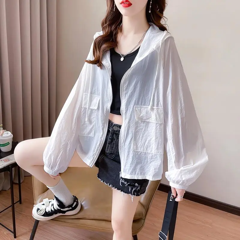Roupas femininas de proteção solar, proteção UV, verão, ajuste solto, com capuz, com zíper, finas e casuais