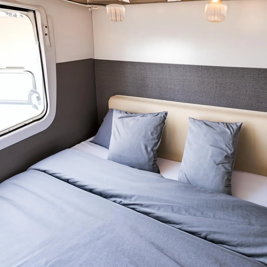 Set di lenzuola piatte Semi-aderenti |