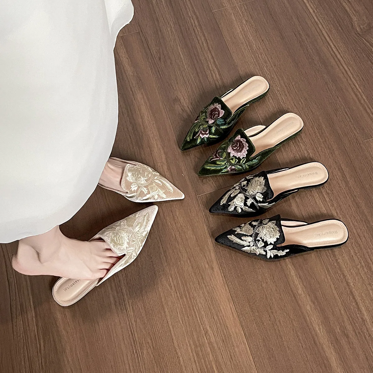 

Embroidery Women Mules Slippers Luxury Fashion Elegant Pointed Toe Slides Shoes Ladies Dress Flats Sandalias