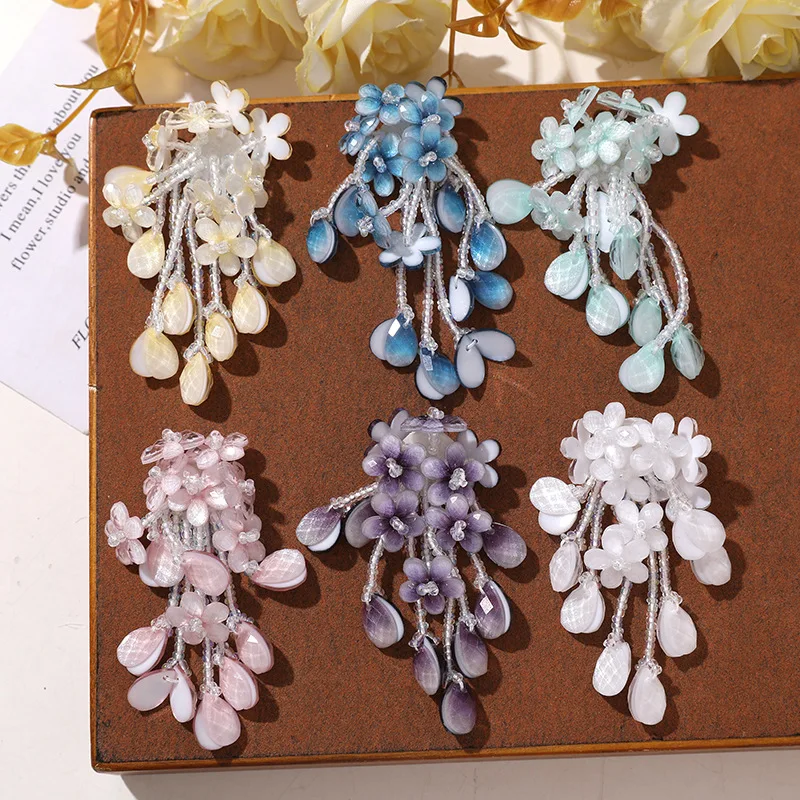 1 Piece Crystal Gradient Water Drop Flower Shoe Charm for Clogs Tassel Chinese Vintage Ethereal Small Niche Sparkly DIY Elegant