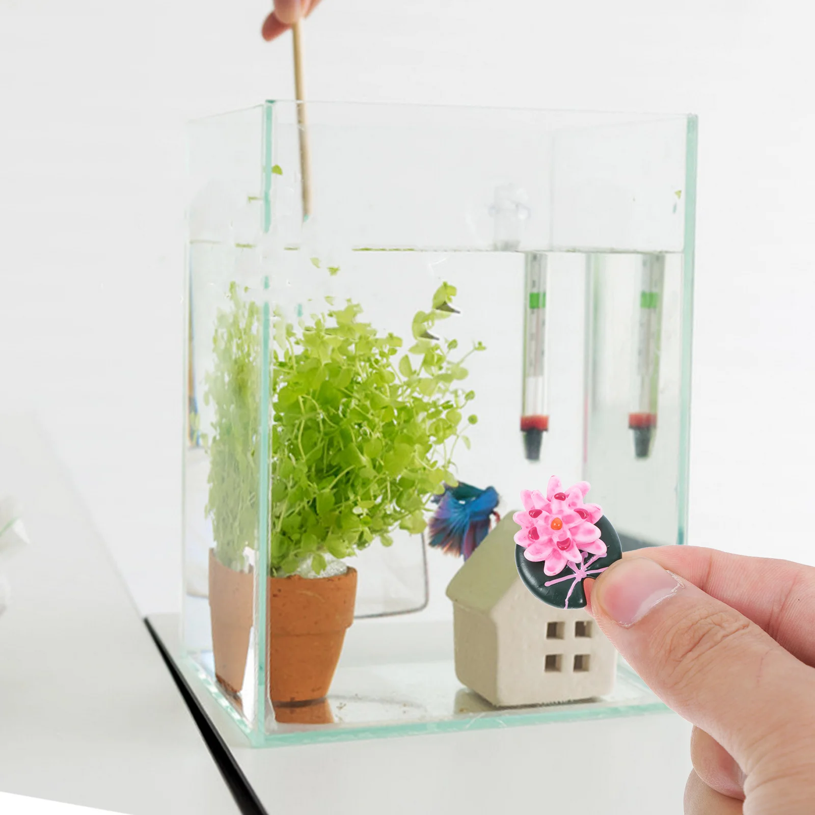 

30Pcs Miniature Fish Ornaments Aquarium Decorations DIY Resin Floating Fish for Artificial Aquatic Landscape Home Office