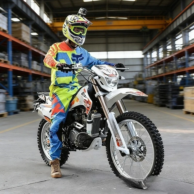 off-road motorcycle for forest trails, uphill mountain stunts, R8 drifting high-performance motorcycle