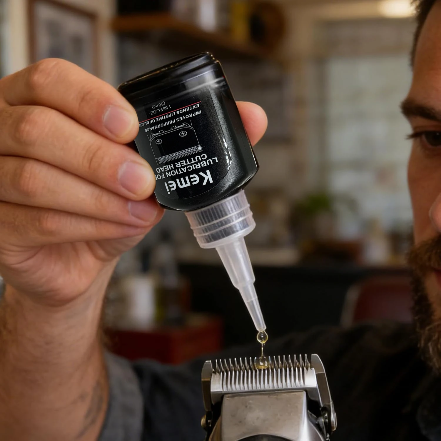 Kemei 30ML Hair Clipper Lubricant Hair Trimmer Cutter Repair Lubrication Rust Prevention, Noise Reduction Barber Repair Oil