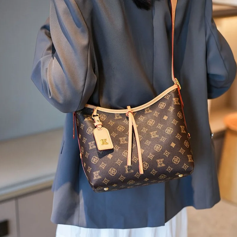 

Stylish Ladies Crossbody-Bag Made Of Pentagon-Printed Leather Featuring High-End Liechtenstein Commuter Lightweight Soft Look