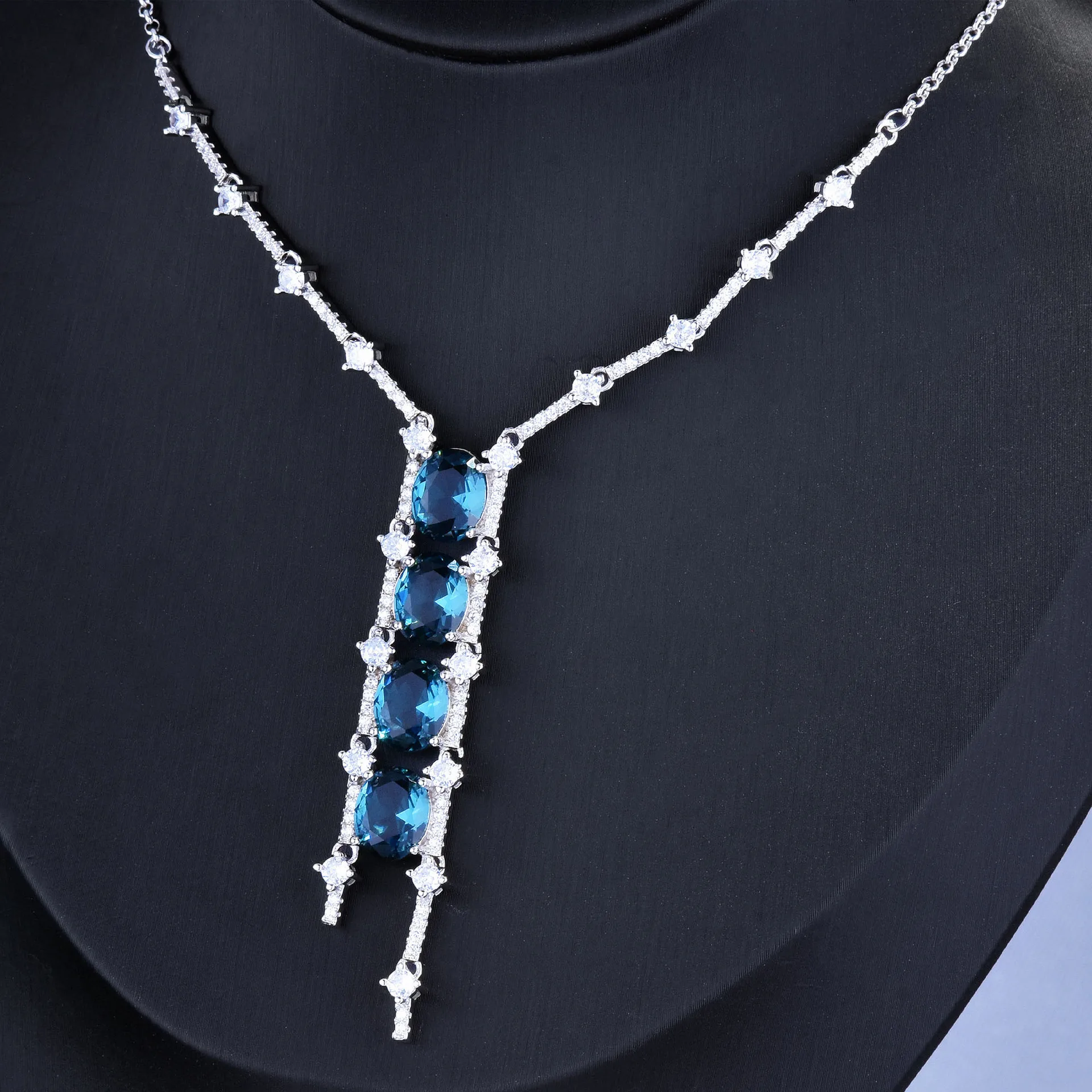 Luxury Imitated Sapphire Lake Baikal Women Pendant Necklace Silver Color Necklace with Blue Stone Vintage High Quality Jewelry