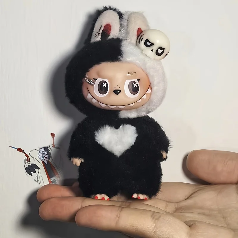 

Новинка для 10 см Labubu 4,0, виниловая кукольная одежда, настраиваемая цветная одежда из меха дьявола, костюм на Хэллоуин, одежда для куклы, игрушки, подарок