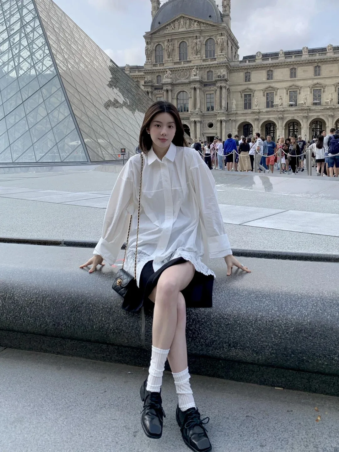 

Свободный крой, повседневный дизайн, кружевные вставки по низу, белая хлопковая блузка, коллекция Winni Celh2024, осенняя коллекция, женская премиум-мода