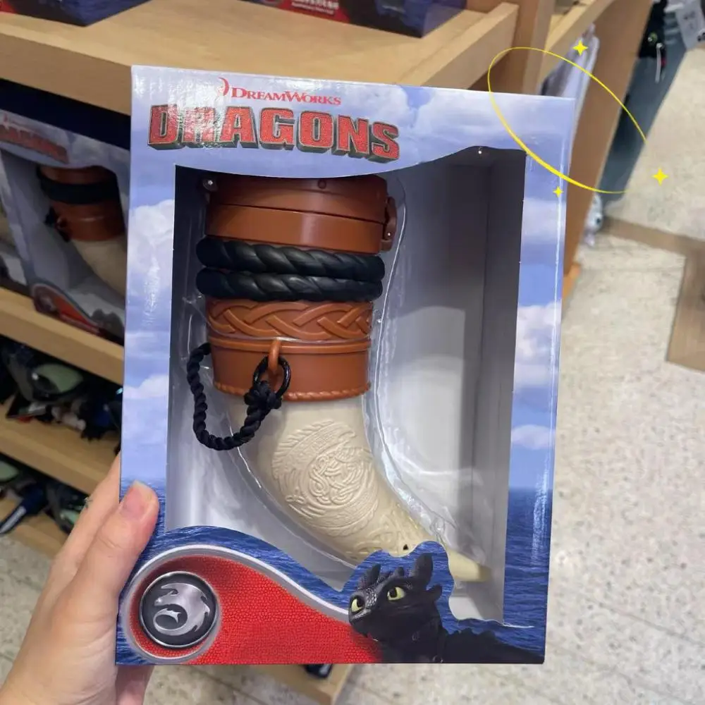 

Beijing Universal Studios Dinosaur Horn Cup Souvenir - A Cold Water Bottle for Children, Perfect as a Birthday Gift