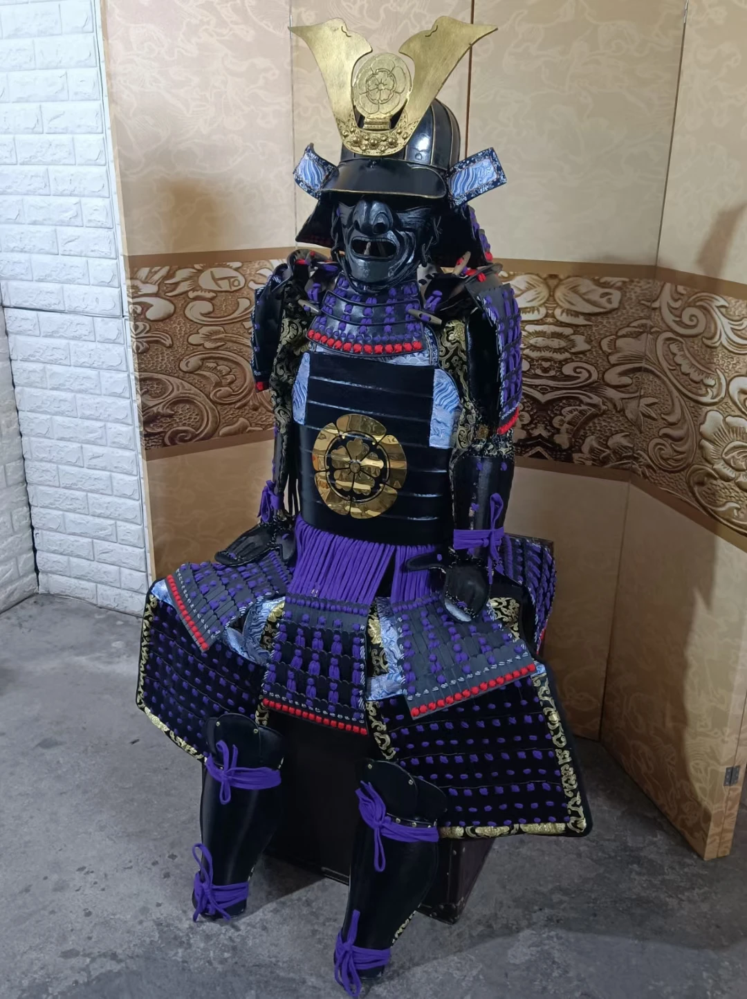 

FRP material Japanese Samurai Armor Cosplay Movie Oda Nobunaga Stage Performance Costs Handdragged Real Armor Japanese Armors