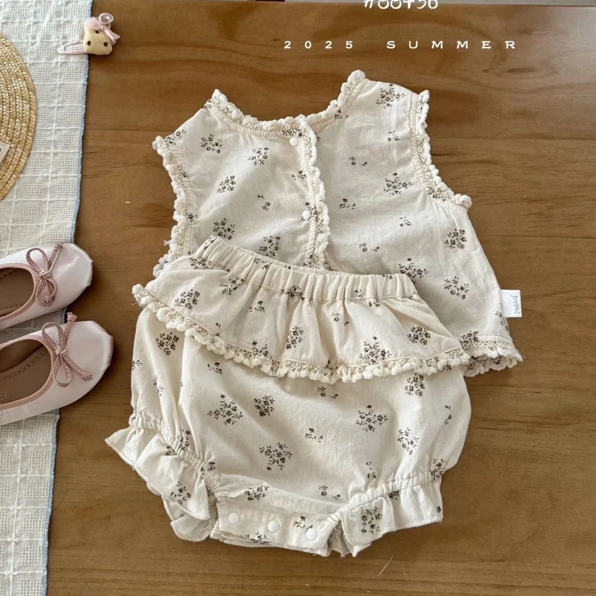 

2 Piece Set 2026 New Baby Summer Clothes Thin Summer Princess Floral Short Sleeved Lace Pants Kids Cute Suit