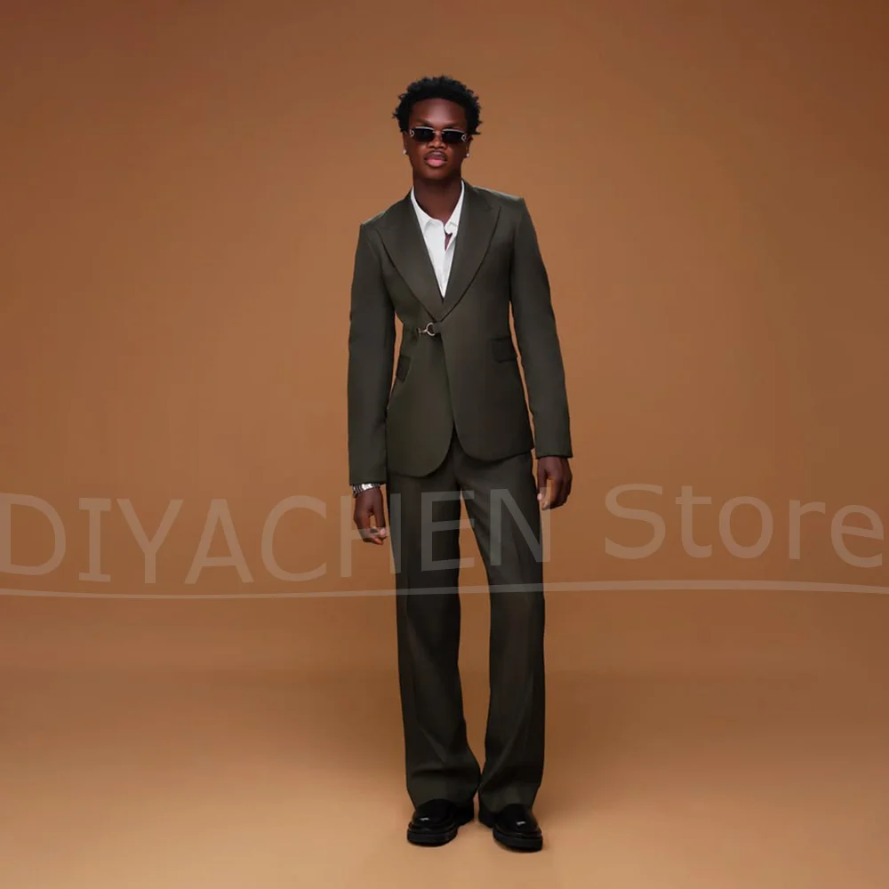 Fashion Men 2 Piece Suit Unique Metal Buckle Peak Lapel Blazer Wide Leg Pants Formal Wedding Groom Tuxedo Banquet Party Outfit