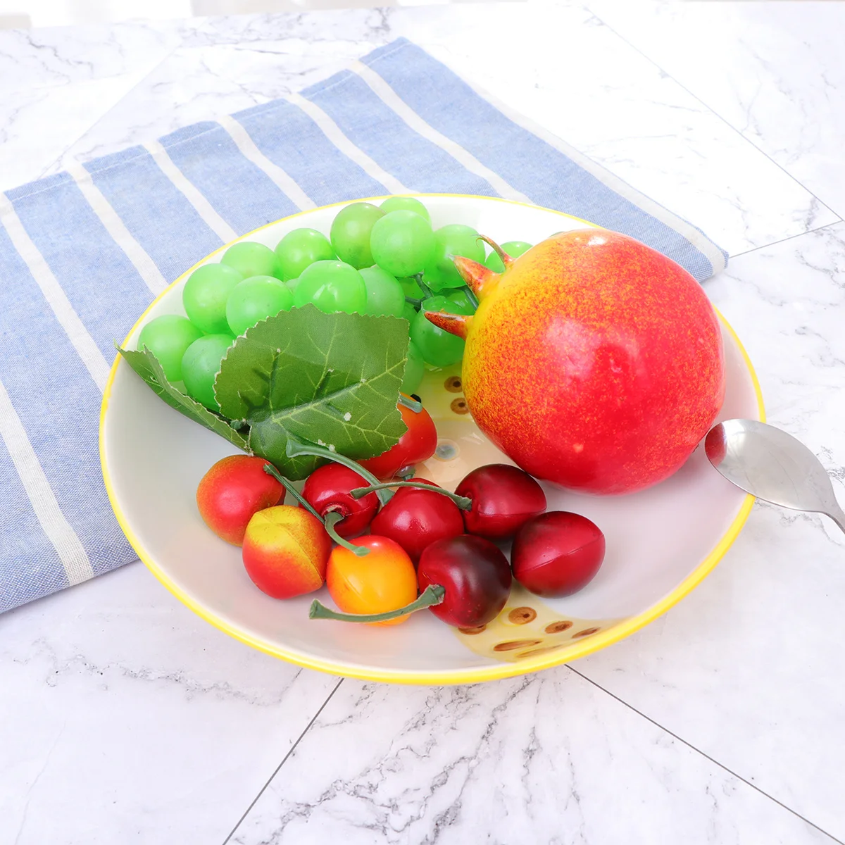 

Ceramic Baby Plate Kids Giraffe Pattern Porcelain Tableware Cartoon Animal Feeding Dish Easy Clean Environment Friendly Plate