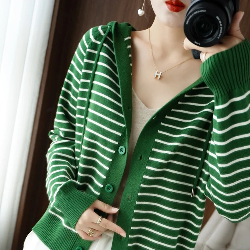 2025 الكلاسيكية شريط مقنعين الصوف سترة المرأة الحياكة الدافئة سترة فضفاضة واحدة الصدر الديكور عالية الجودة الأساسية القمم #5