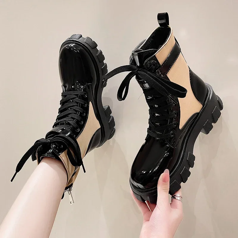 Sepatu bot hak tebal untuk wanita, sepatu bot Punk berkualitas 2023, sepatu saku gesper sabuk Fashion, sepatu bot sepeda motor hangat musim dingin