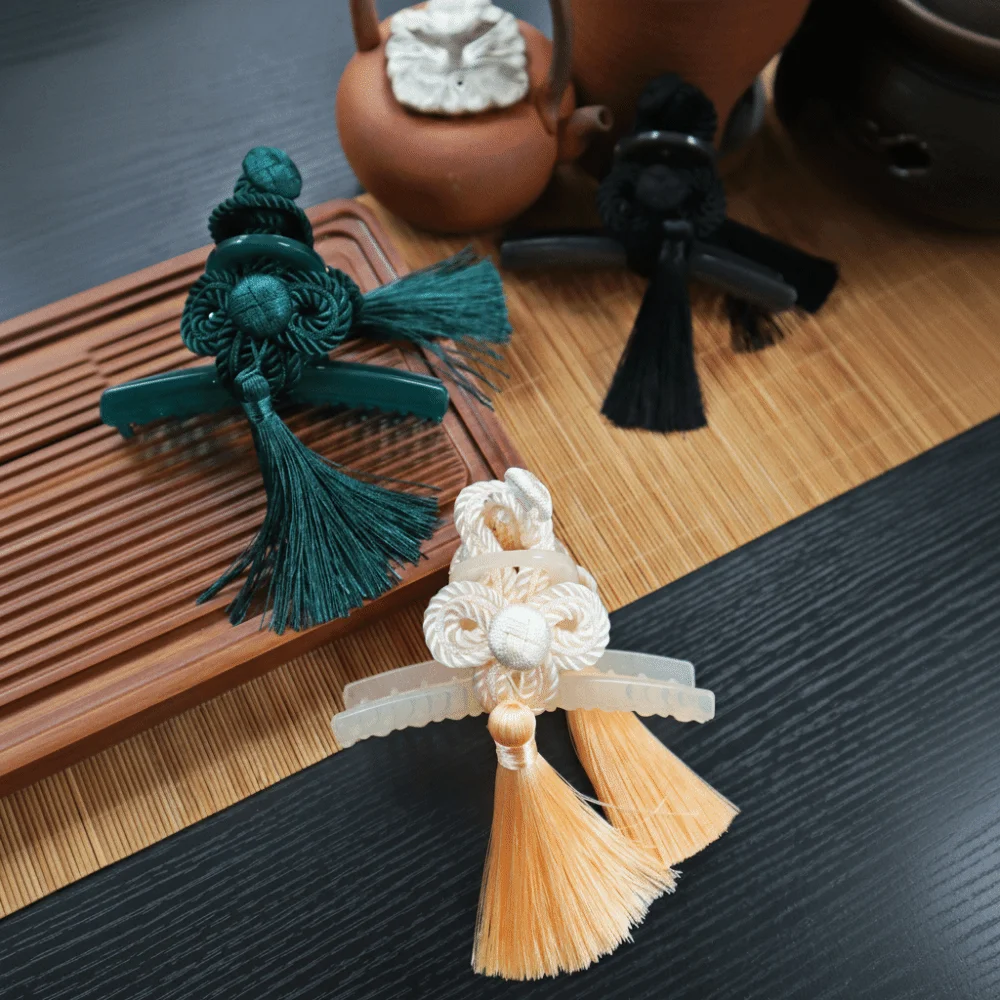 Ancient Elegant Cheongsam Style Hair Grasp Dignified Tassel Chinese Hair Claw Traditional Braided Updo Hair Clip Ceremony