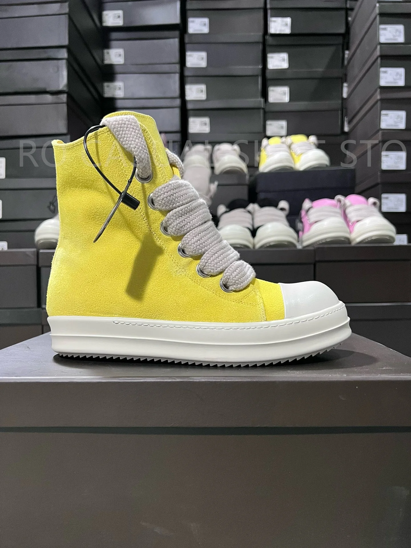 

RO Casual High Top Ricks Quality Men Shoe Yellow Suede Jumbo Shoe Lace Owens Design Fashion Thick-sole Flat Women Sneaker