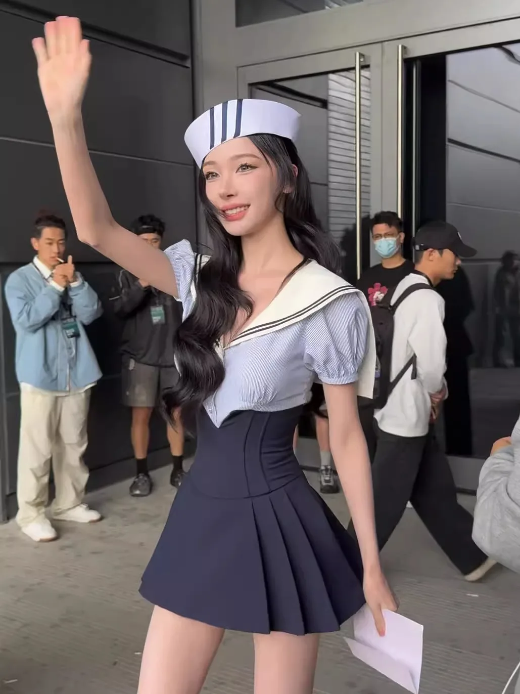 

Eruming College Sle Outfit Женский летний темно-синий воротник в полоску irt Top Hot Girl Плиссированная юбка с высокой талией Комплект с застежкой...