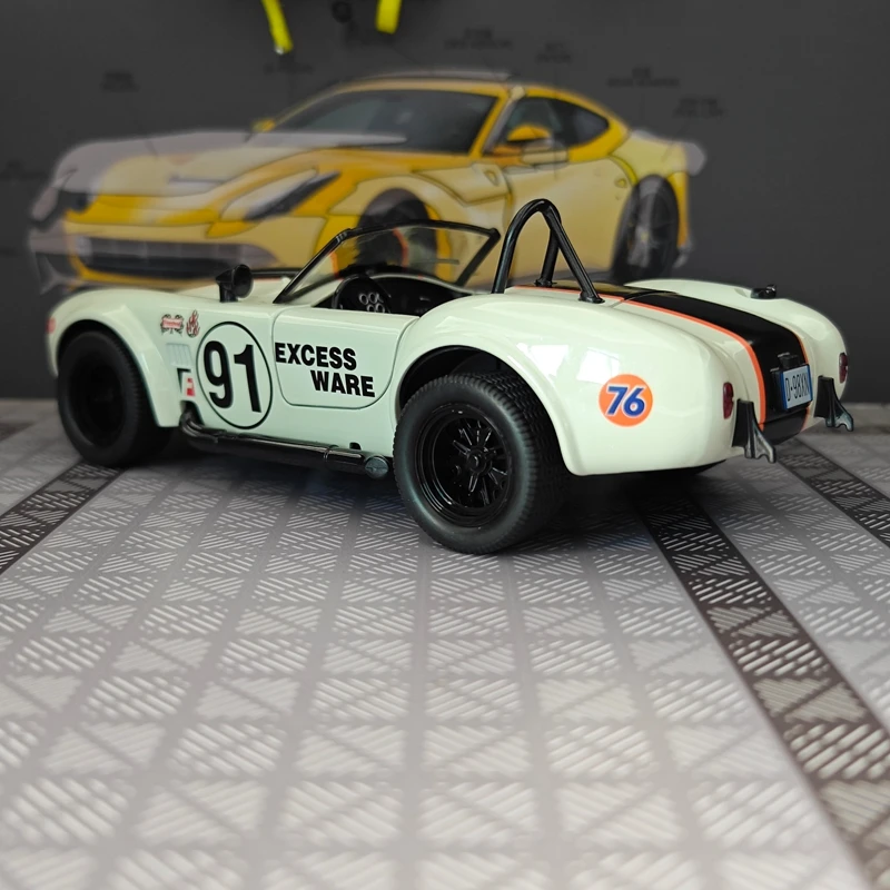 1:22 simulation Ford Cobra convertible sports car alloy model car ornament collection, doors and engine hood, trunk can be opene - view 3