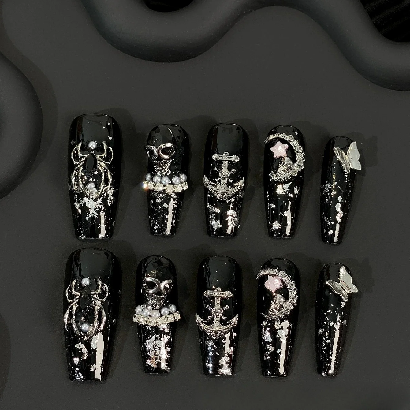(10pcs) Smooth Black Tone Paired With Striking Gothic Details, Suitable For Global Niche Style Enthusiasts