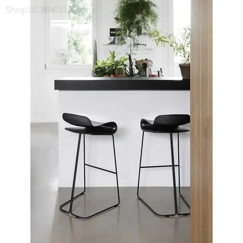 Silla de Bar nórdica, taburete alto Simple moderno, silla de Bar de hierro para el hogar, taburete de Bar de estilo Industrial, silla alta de escritorio frontal