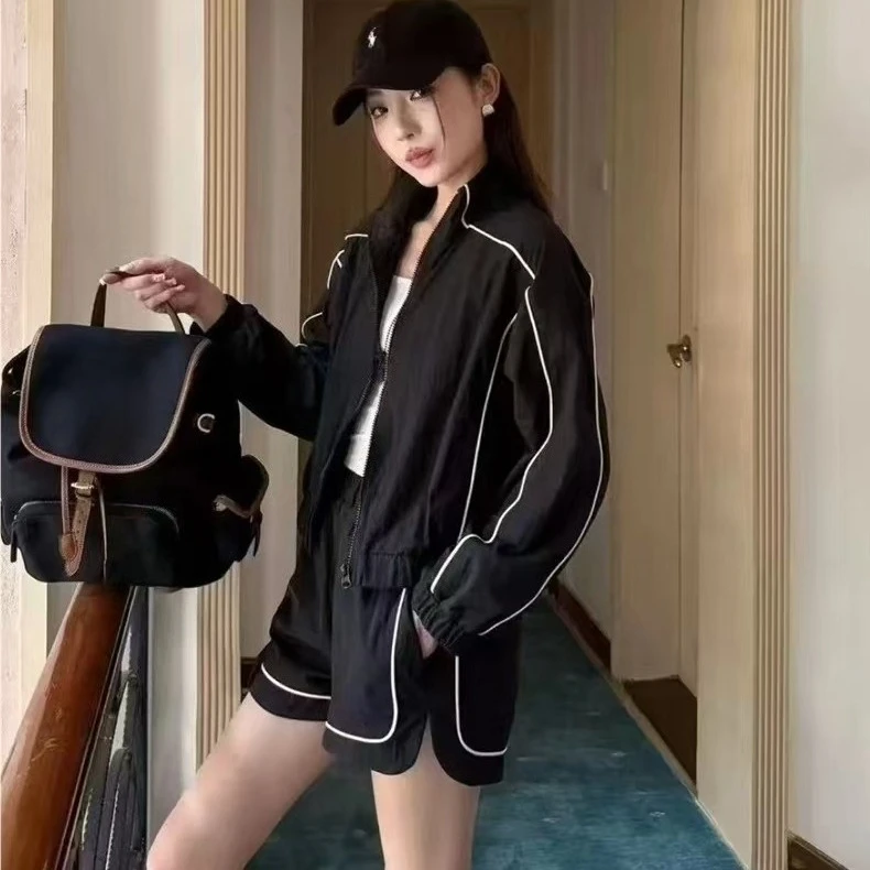 

LO Women Motivate Full-Zip Track Jacket Sports Set Loose Track Short Comfort Jogging Built-in Shorts Lightweight Yoga Coat Set